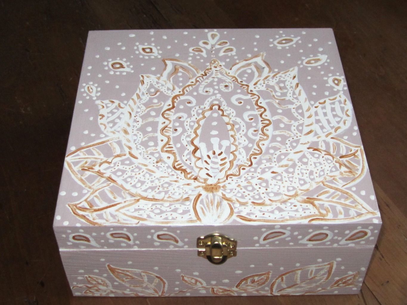 boite-a-the-bois-peinte-a-la-main-sylvie-hue-creations-1.jpg