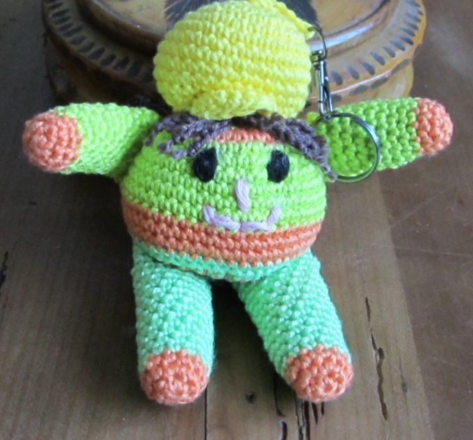 fred-bonhomme-portecles-amigurumi-crochet-faitmain-sylviehue-creation_mini.jpg