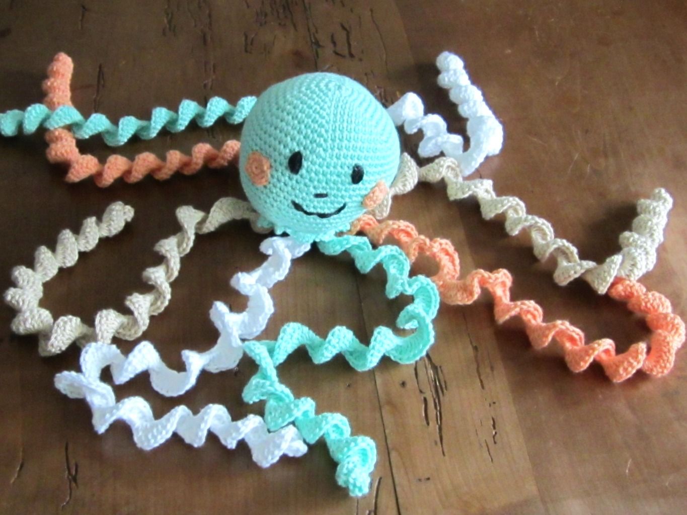 pieuvre-bebe-crochet-amigurumi-sylviehue-creation-2.jpg
