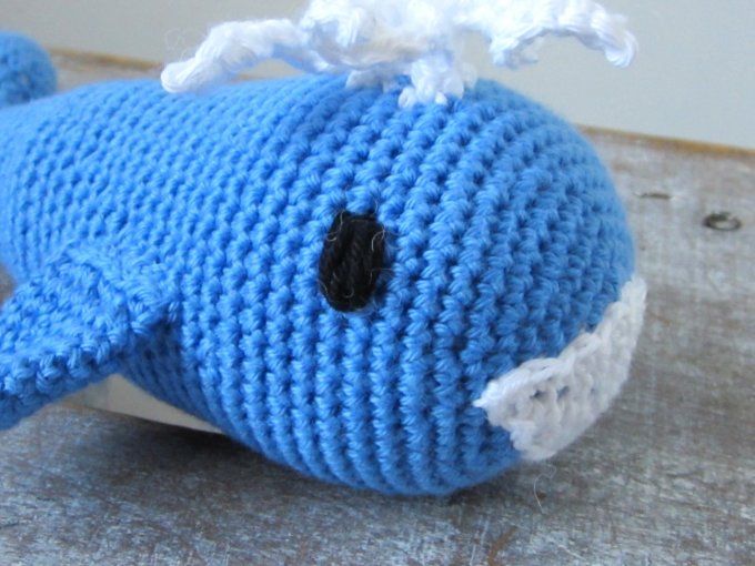 Doudou baleine, faite main au crochet