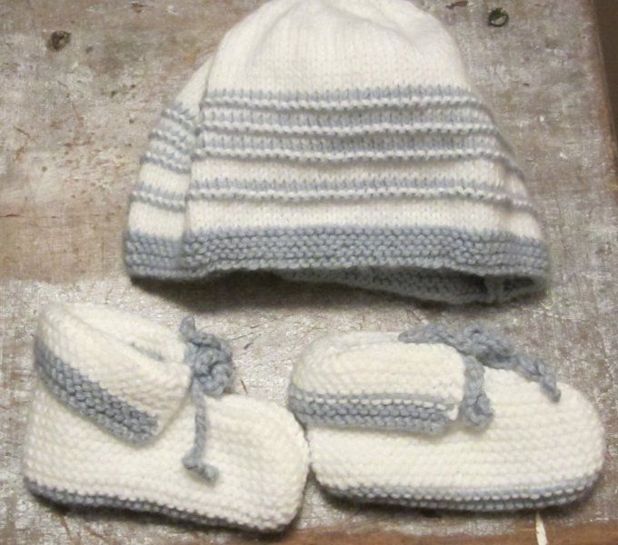 Bonnet & bottons tricotés main - 3 séries (vert amande)