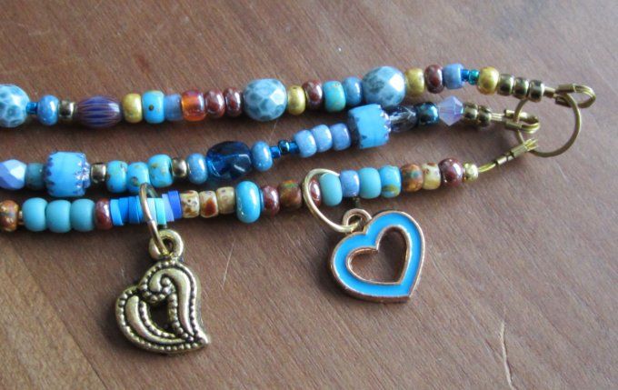 bracelet multirangs en perles en verre et breloques