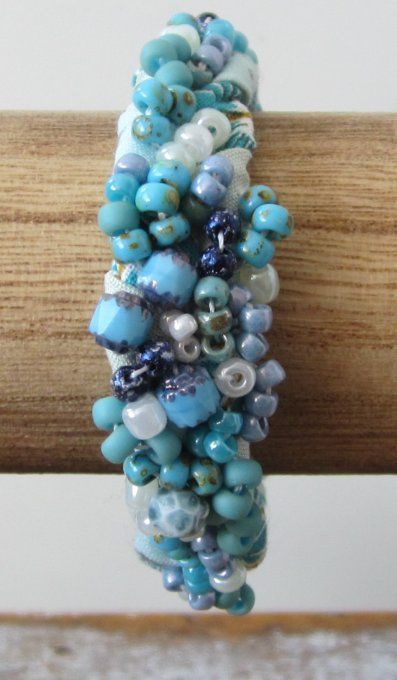 Bracelet textile avec perles brodées - Turquoise - Taille M