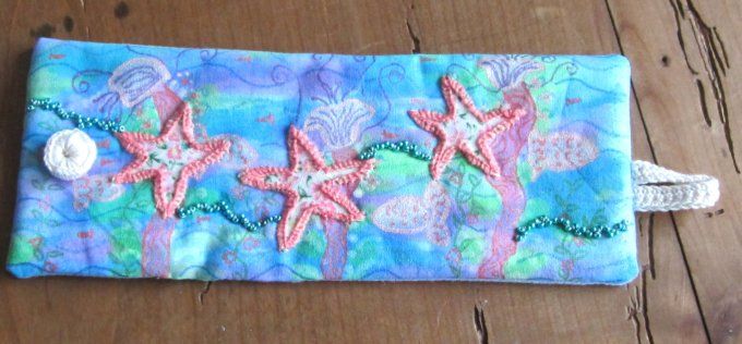 Bracelet textile brodé - Etoiles de mer - tour de poignet 16,5 - 17 cm