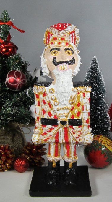 Casse-noisette, sculpture en papier mâché, 3 MODELES