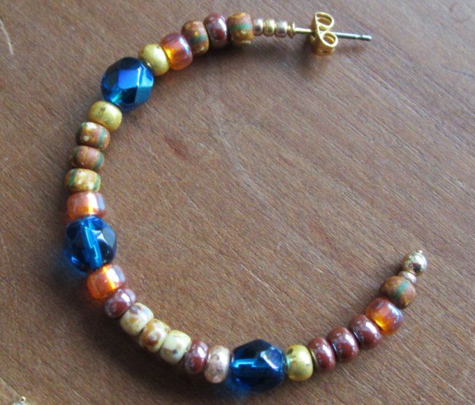créoles en perles de verre