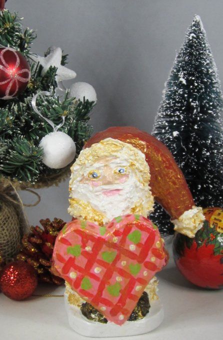 Lutin de Noël, sculpture en papier mâché, différents modèles