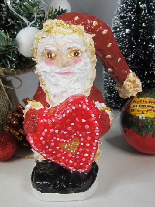 Lutin de Noël, sculpture en papier mâché, différents modèles