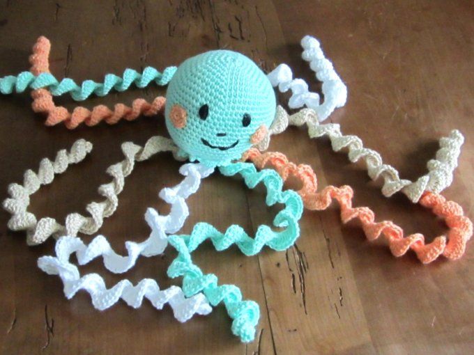 Pieuvre, doudou fait main au crochet