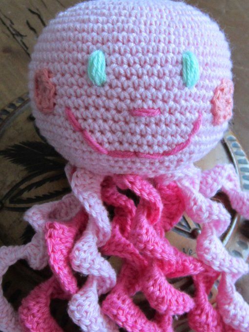 Doudou Pieuvre rose, faite main au crochet