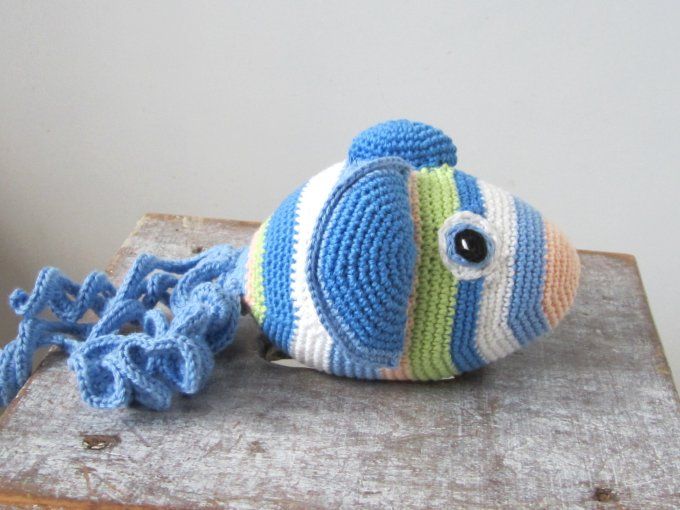 Doudou poisson arc en ciel, fait main au crochet