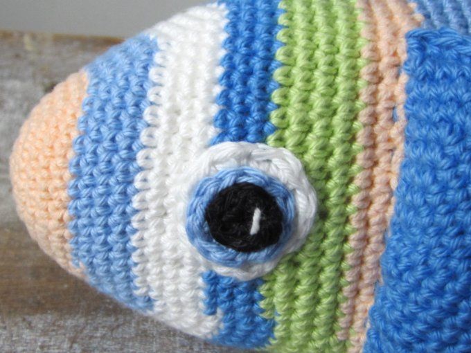 Doudou poisson arc en ciel, fait main au crochet