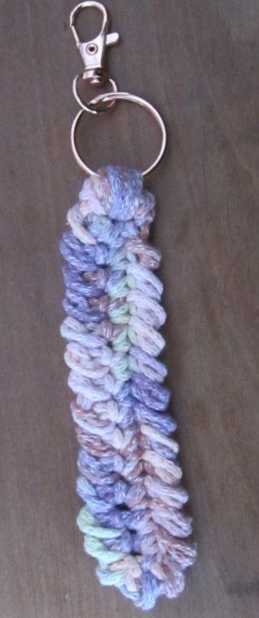 Porte-clés - bijou de sac - Multicolore - Fait main au crochet - 6 modèles