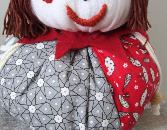 Médée, sorcière en tissu et feutrine